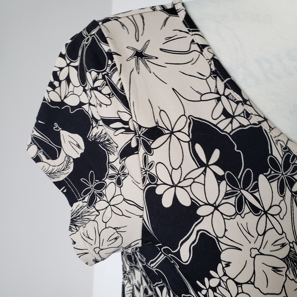 Apostrophe floral black/beige stretch top small - Picture 5 of 8